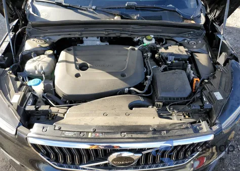 2024 Volvo Xc40 Core z USA, uszkodzony, nr VIN YV4L12UK2R2336331